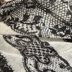 Elegant Black & White Patterned Scarf Size ~45*~75